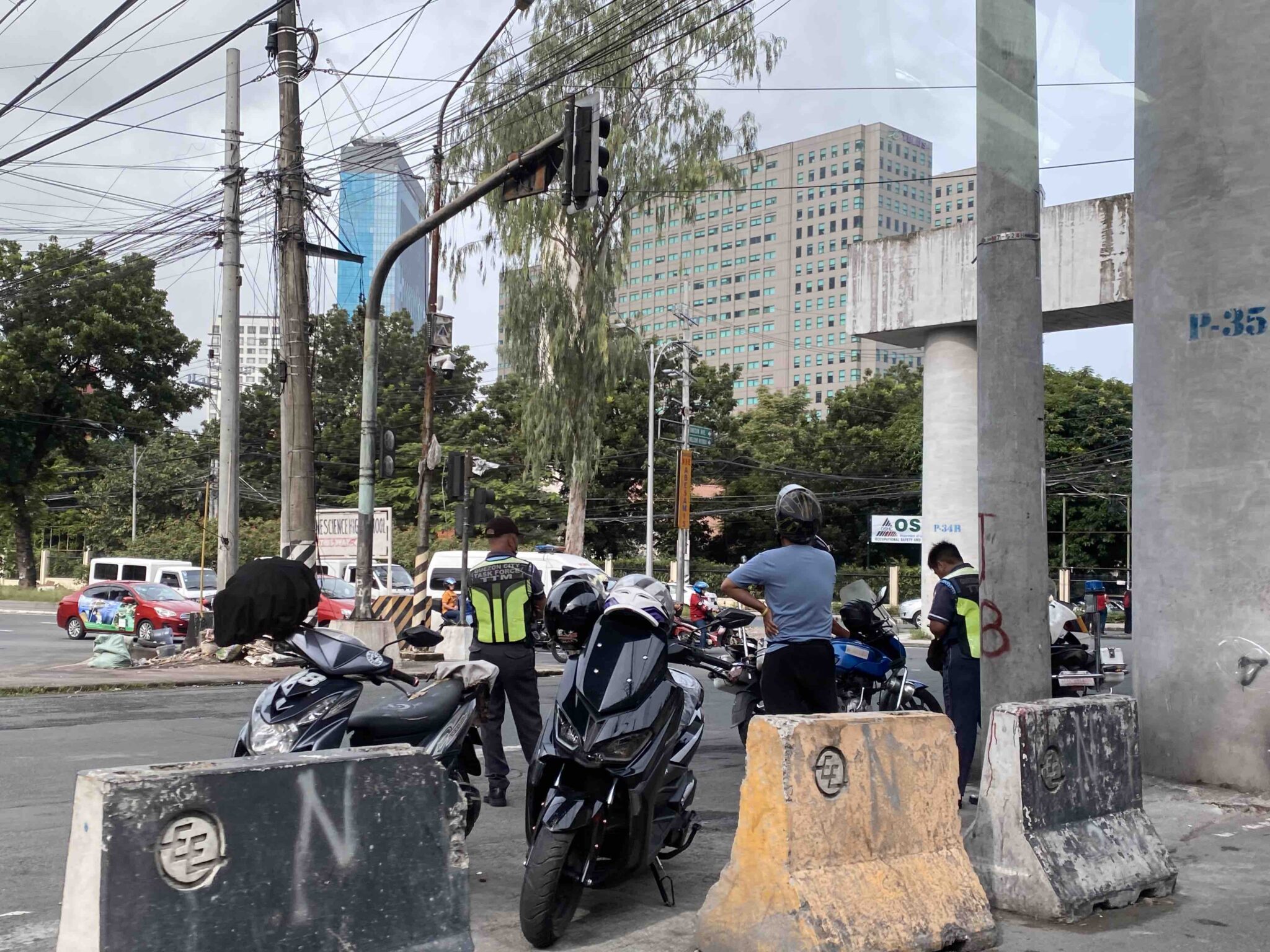 Qc Lgu Nagtalaga Ng Traffic Enforcers Para Tumulong Sa Pagmamando Ng