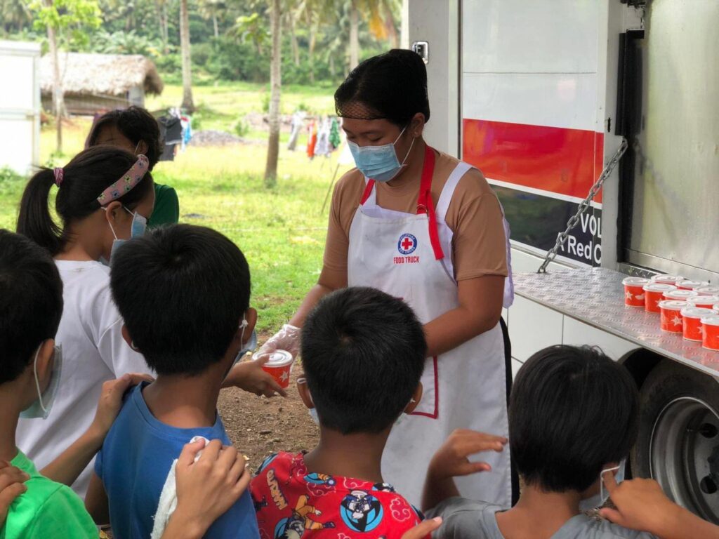 Philippine Red Cross Patuloy Ang Paghahatid Ng Tulong Sa Mga Residente