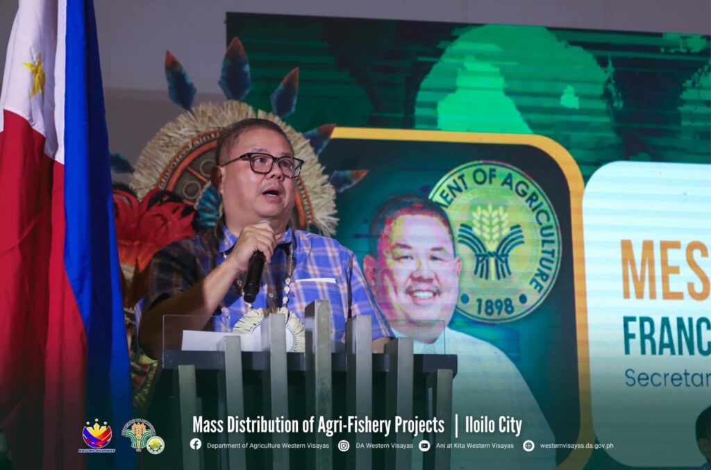 DA Sec. Laurel, Nanguna Sa Distribusyon Ng Iba’t Ibang Proyekto Sa Mga ...